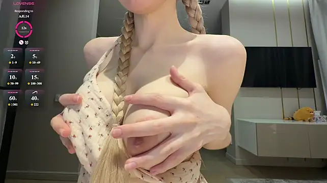 Avroramey - Slapping booty