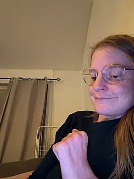 jannis1992 XXX чат на живо