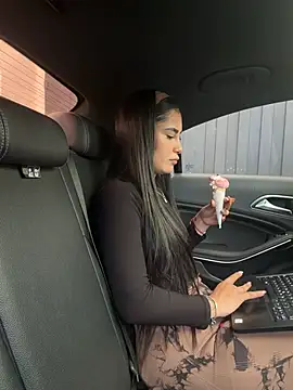 Mavi_pink élő XXX-chatje