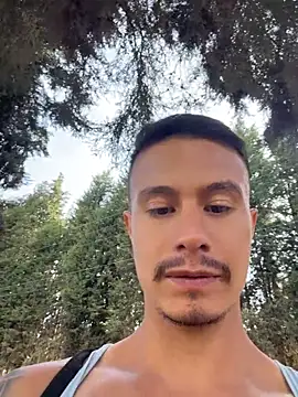 DOMINICKVEGAS77 élő XXX-chatje