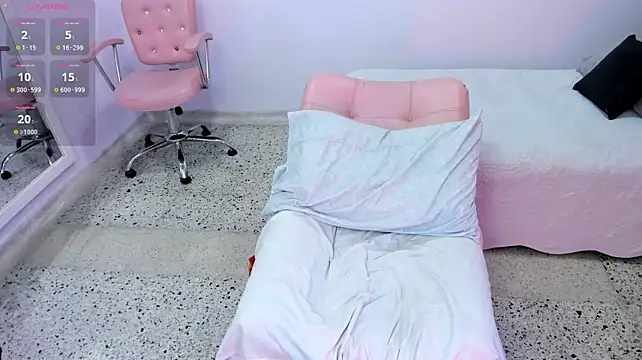 Chat +18 de VictoriaNovaa ao vivo