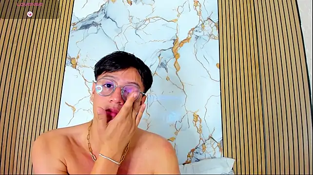 VickBennet 라이브 XXX 채팅