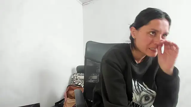 Nathaly_love96 Adlı Modelin Canlı XXX Sohbeti