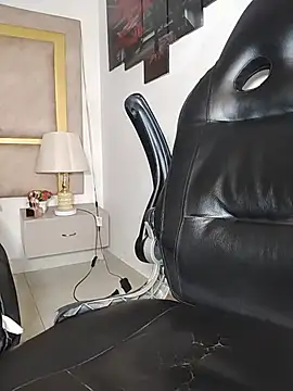 _Shirley_'s Live XXX Chat