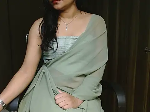 yours_riya_-'s Live XXX Chat