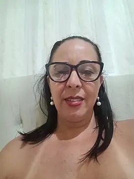 Regina475 - Bucetinha aberta com dildo
