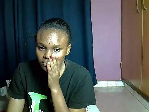 Chatroom XXX en direct de Queen_petite_