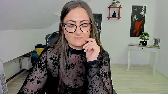 MistressDarrah's Live XXX Chat
