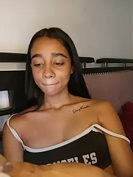 Zoe_Sweett18's Live XXX Chat