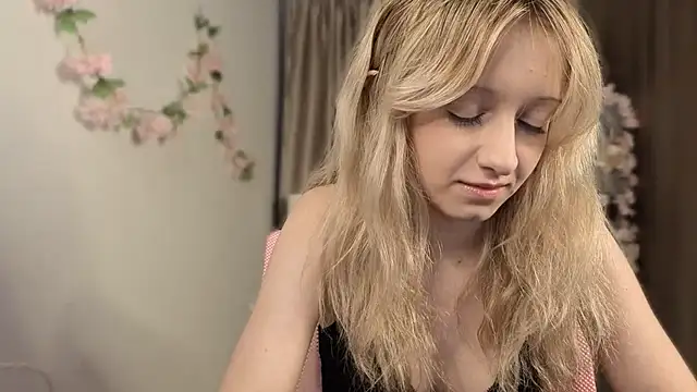 TaiteField - 💖massage my tits💖