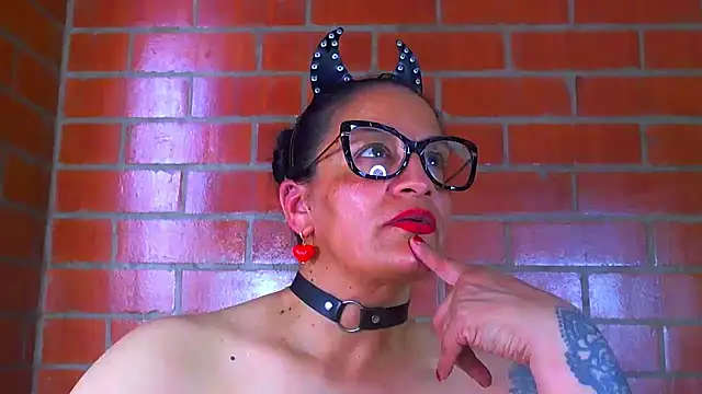Taylor-hardcore Live XXX-chat
