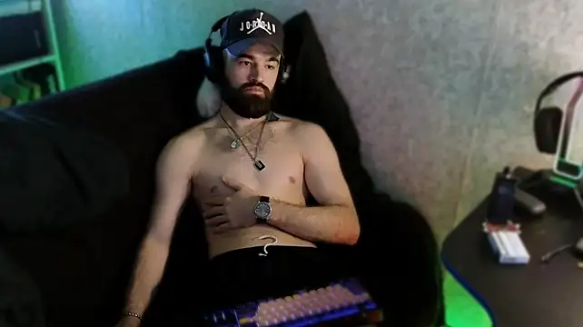 _Serious_Man live XXX chat