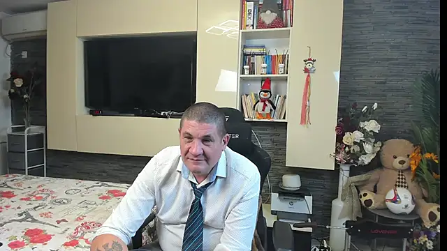 SpartacusDaddy48's Live XXX Chat