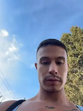 DOMINICKVEGAS77 élő XXX-chatje