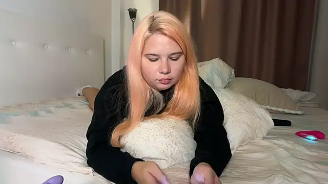 PonyChika Adlı Modelin Canlı XXX Sohbeti