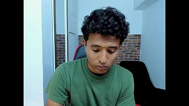 WIZARD-ALESSANDRO's Live XXX Chat