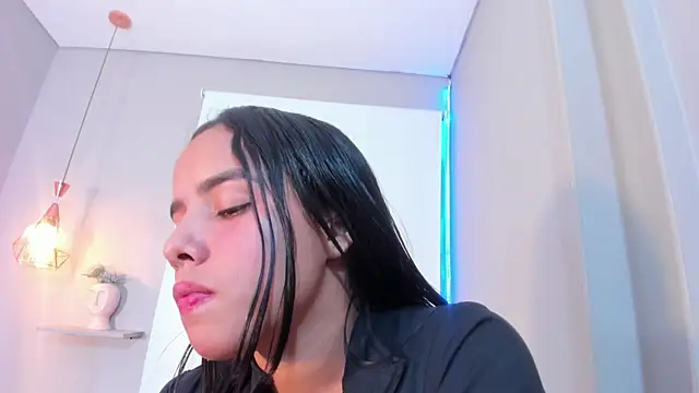 Chat XXX en directo de Roxy_Stonee