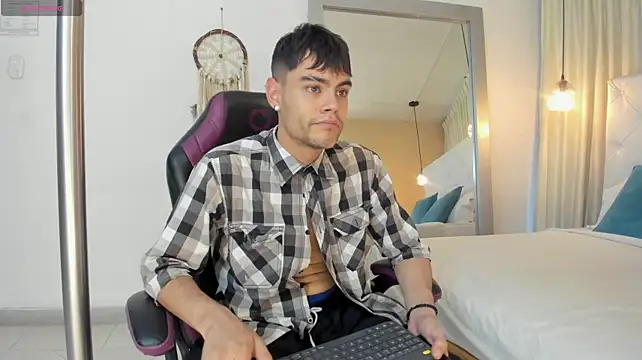 Lycan____ Live XXX-chat