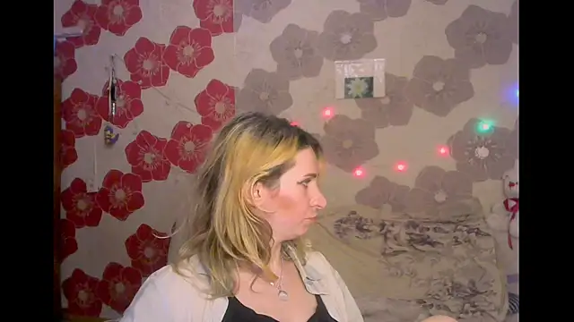 John_Daenerys Adlı Modelin Canlı XXX Sohbeti