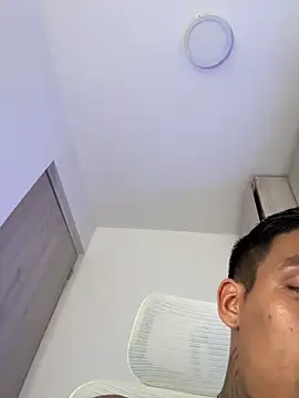 XXX chat uživo modela sendfer