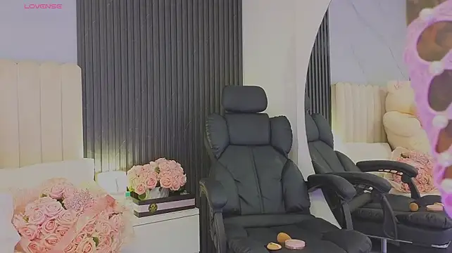 Madiee_Rhea - Ride Dildo Reverse