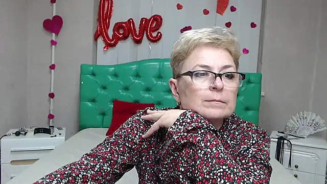 Živý XXX chat EmiliaGree