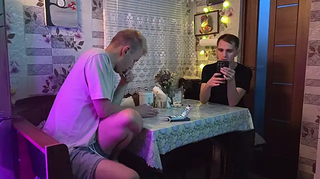Vuitton Live XXX-chat
