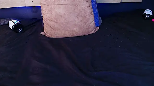 GrettaRouse - stretch pussy lips