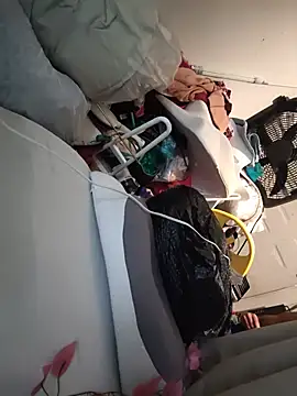 gurlnips Webcamshow