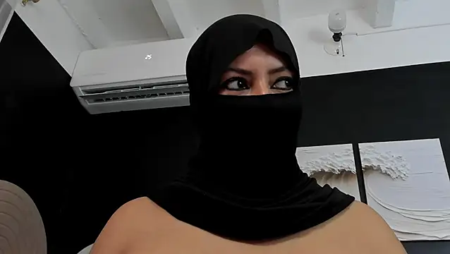 Qamar_KhalifaのライブXXXチャット