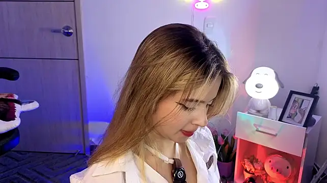 EmilyMiller_ XXX чат на живо