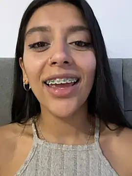 BrittanyDiaz XXX чат на живо