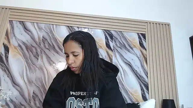 Samantha_Fox69_ Adlı Modelin Canlı XXX Sohbeti