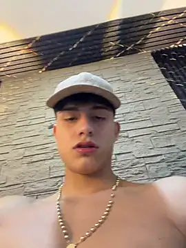 Lander_Cruz Live XXX-chat