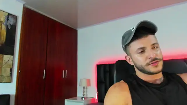 Chatroom XXX en direct de Marcus_lafourt