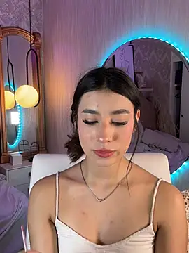 Nanami_ Adlı Modelin Canlı XXX Sohbeti