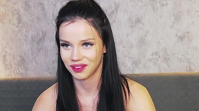 LunnaHayses' Live XXX Chat