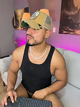 XXX chat uživo modela ApoloMakris