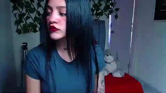 Violettasquirt 现场XXX聊天