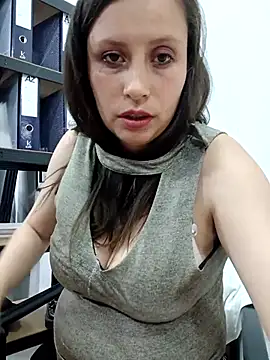 LIA--23n Live XXX chat