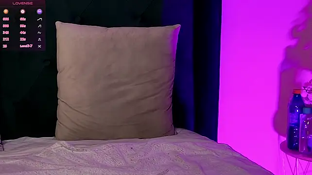 TiffanyF – Naživo XXX chat