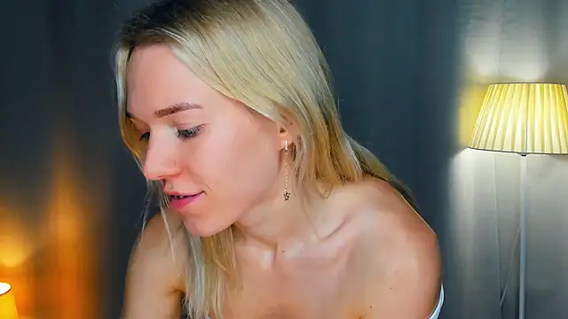 DianeHonnette Adlı Modelin Canlı XXX Sohbeti