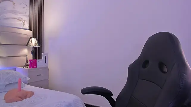 AmberGreyy_ - Oil in my big boobd and bounce ❤