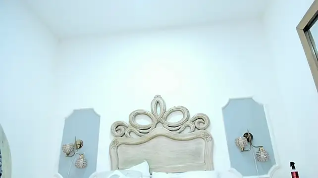 Chatroom XXX en direct de elara_evans