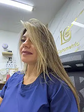 XXX chat uživo modela alicee16