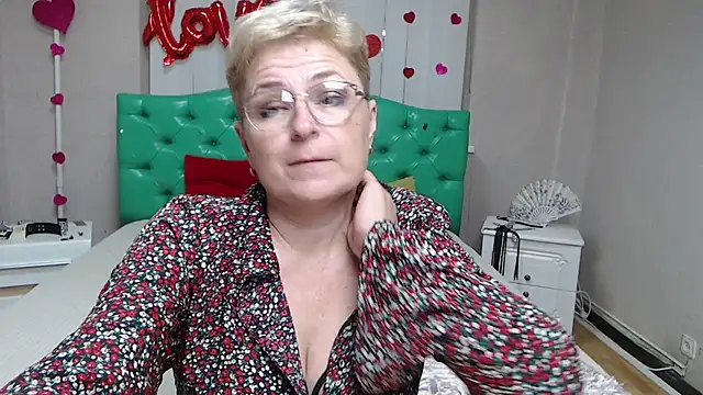 EmiliaGree Chat XXX in diretta