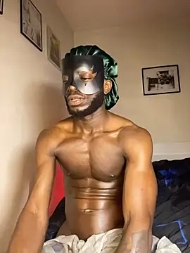 Pokazy przed kamerką – MaskDaddy