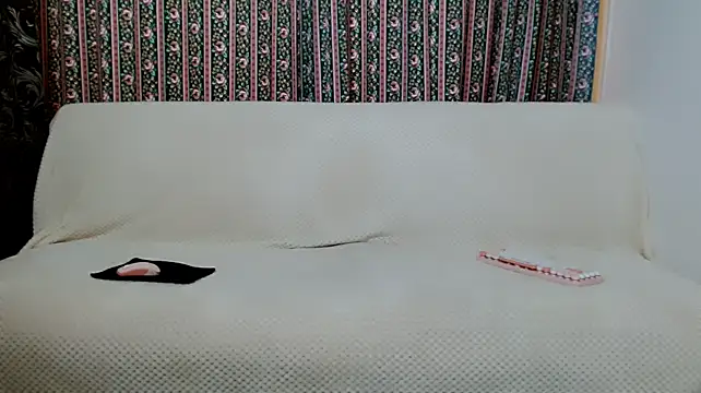 simona_hourglass – Naživo XXX chat