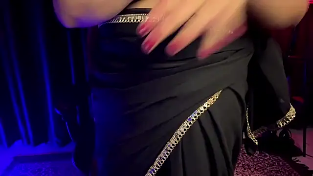 Queen_alisha Adlı Modelin Canlı XXX Sohbeti