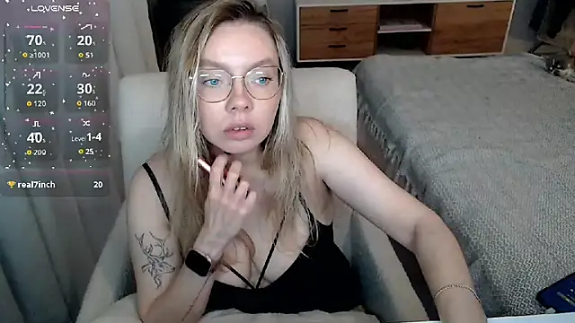Chat +18 de PolinaXXXXXJones ao vivo